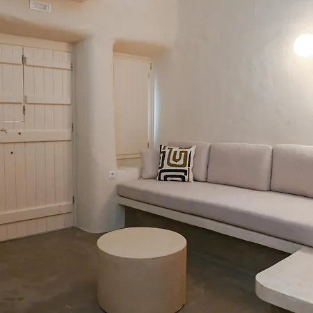 Naos Apartment *