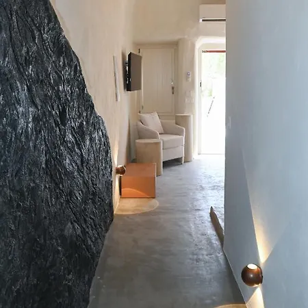 Naos Apartment *